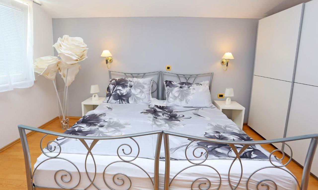 Studio Apartment Grey Split Eksteriør bilde
